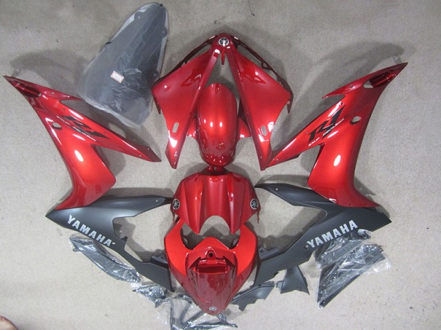 Rosso Nero Kit Carene R1 2004-2006 Rosso Nero Kit Carene R1 2004-2006